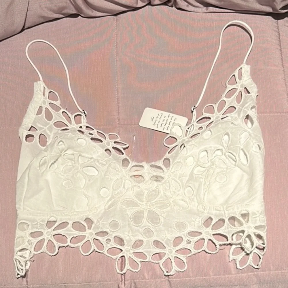 NWT Free People Asteria Floral Cutout White Lace Bralette. Size S